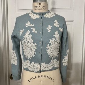 Vintage 50s Blue & White Cropped Evening Sweater w/ Lace Appliques  Sz. XS - S